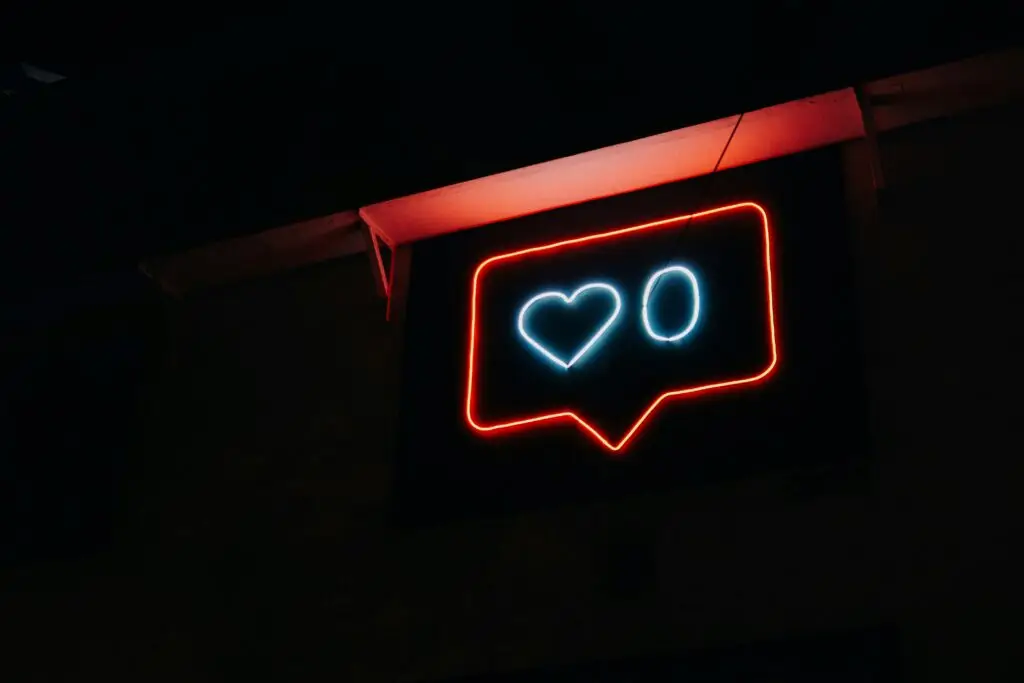 Stratégies Médias Sociaux Février 2024 - Optimisation des Stories et Interaction Engageante